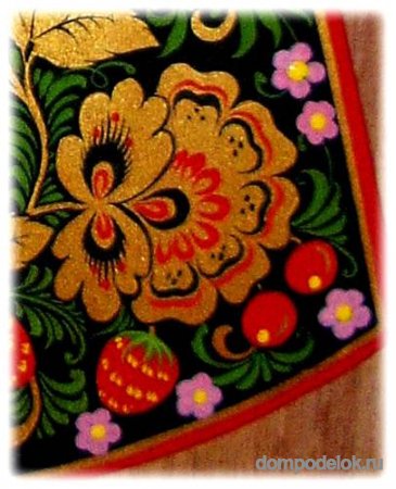 Роспись разделочной доски хохломой