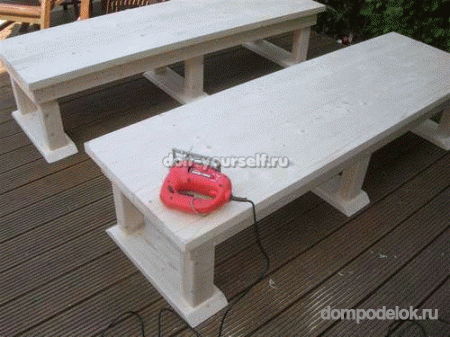 Деревянная скамейка