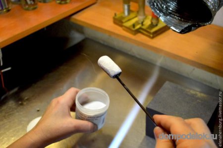 Расписная бусина в технике лэмпворк