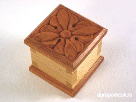 Резной орнамент "Квадратная роза" на деревянной коробочке
