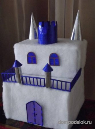 Замок Деда Мороза для детского сада из картона и синтепона
