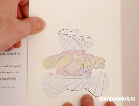 Открытка "Мишка Тедди" в технике айрис-фолдинг из разноцветной бумаги
