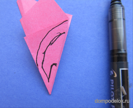 Цветок вишни в технике киригами из цветной бумаги