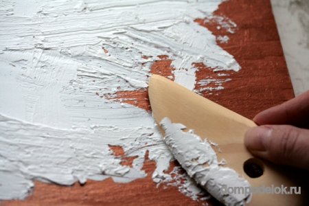 Имитация фрески в технике кракелюр на деревянной дощечке