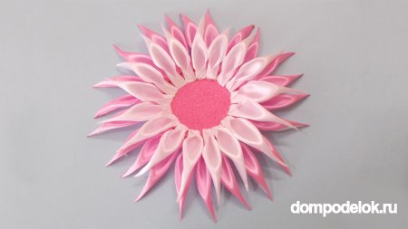 Аксессуар для волос «Цветок георгина» в технике цумами канзаши